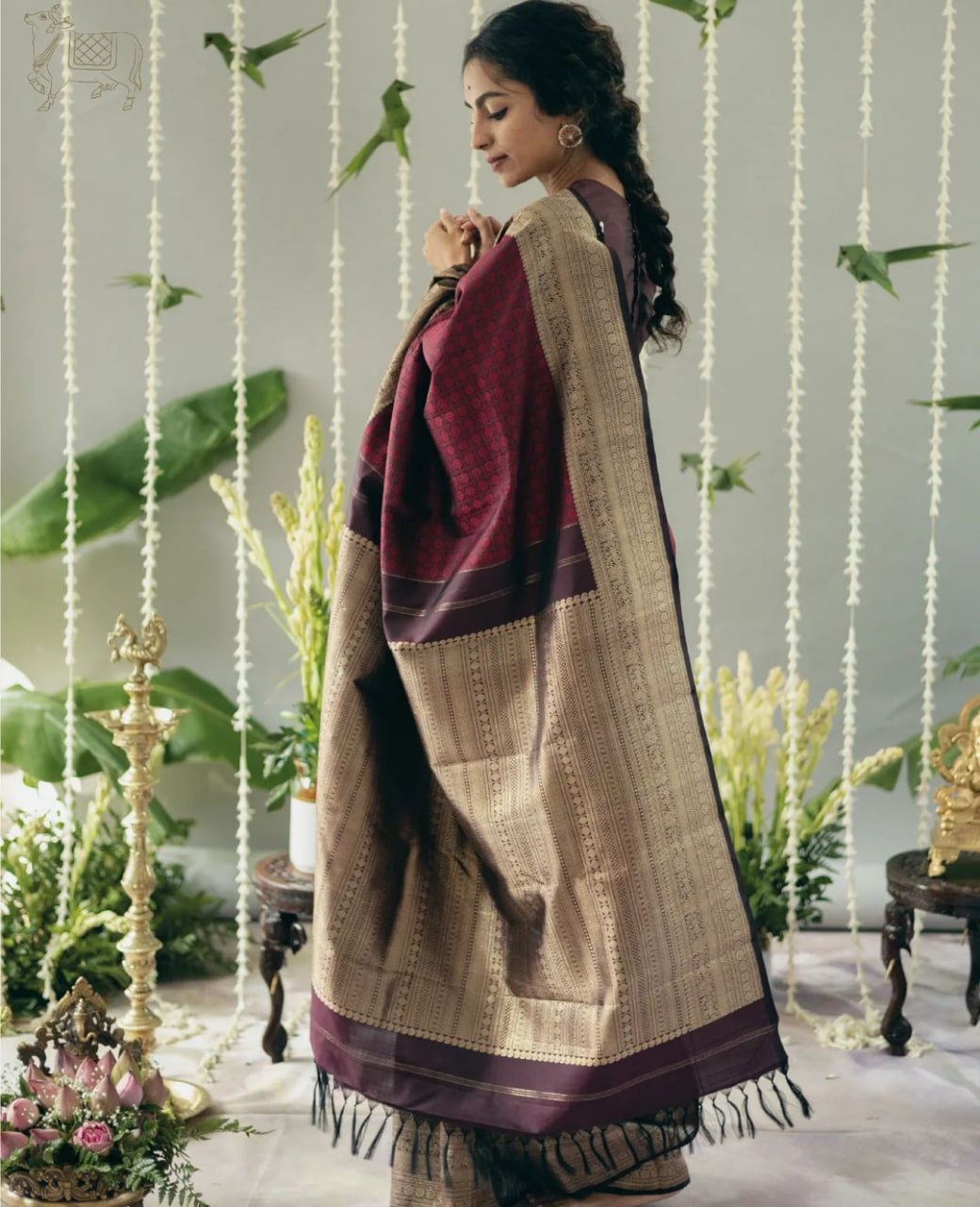 Pallavi Dark MAroon Banarasi Silk Saree With Fabulous Blouse Piece