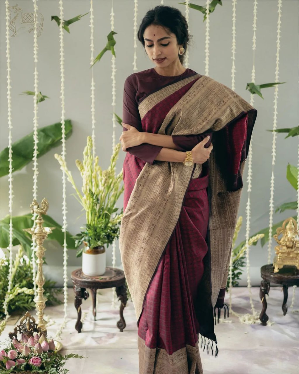 Pallavi Dark MAroon Banarasi Silk Saree With Fabulous Blouse Piece