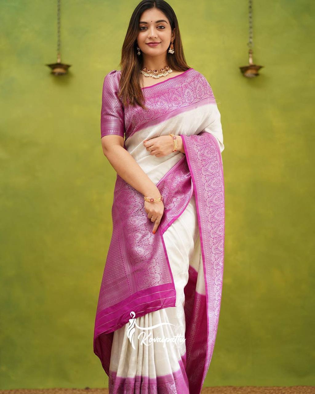 kritika Pink and White Banarasi Silk Saree With Fabulous Blouse Piece