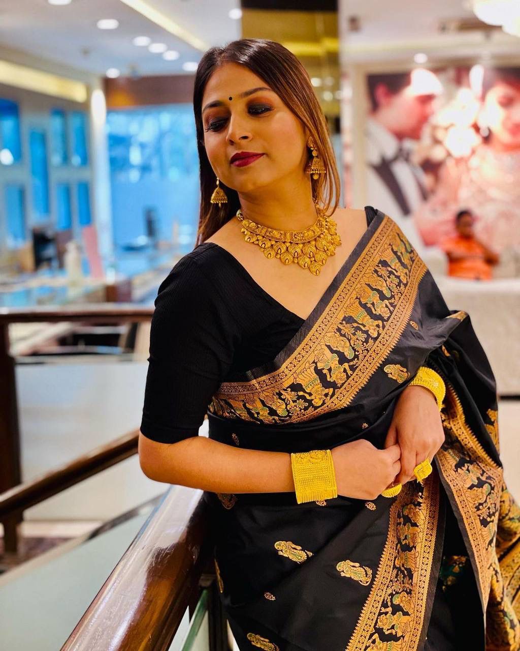 Margo Black Banarasi Silk Saree With Fabulous Blouse Piece