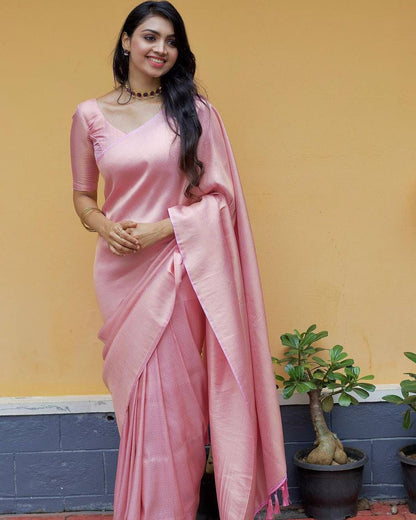 Shyama Peach Banarasi Silk Saree With Fabulous Blouse Piece