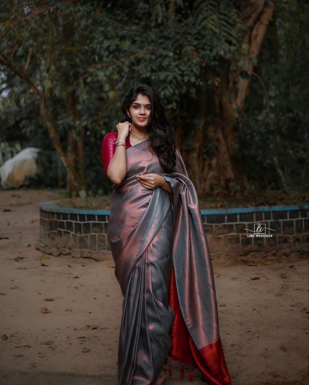 Asha Rose Red Banarasi Silk Saree With Fabulous Blouse Piece