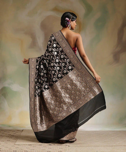 Sulakshana Black Banarasi Silk Saree WIth Fabulouse Blouse Piece