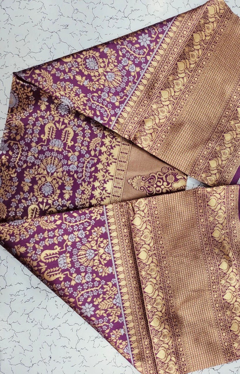 Shinu Purple Banarasi Silk Saree WIth Fabulouse Blouse Piece