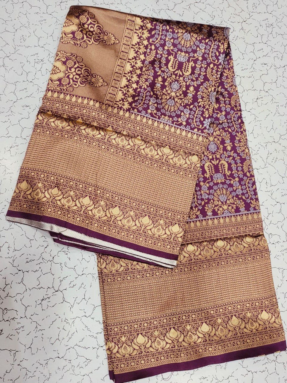 Shinu Purple Banarasi Silk Saree WIth Fabulouse Blouse Piece