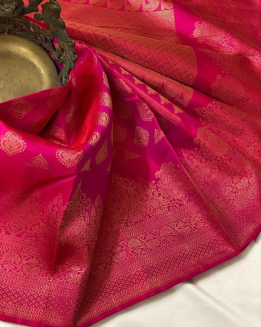 Bhanushi Rani Pink Banarasi Silk Saree WIth Fabulouse Blouse Piece