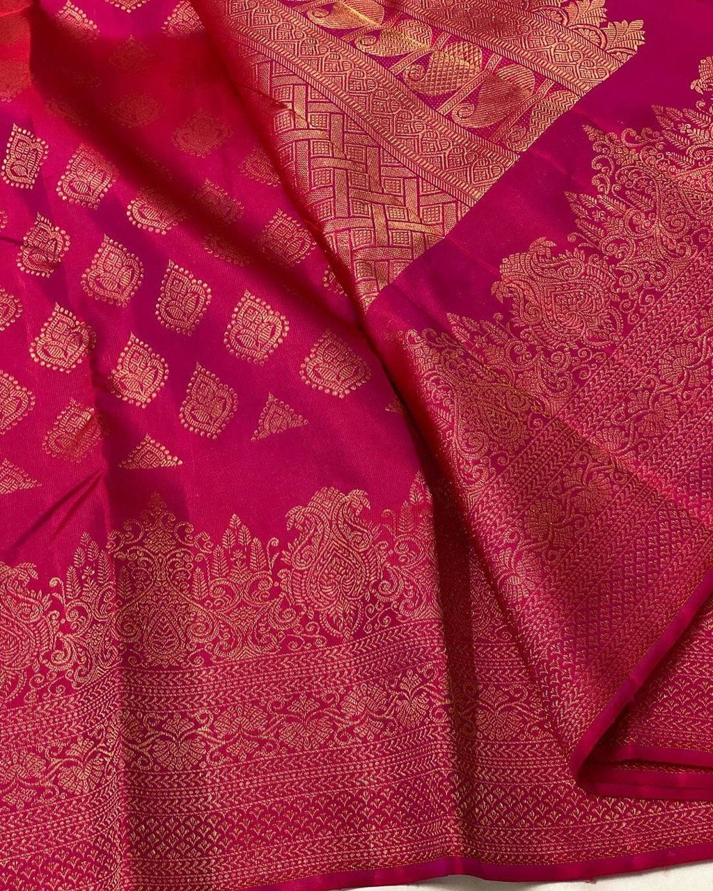 Bhanushi Rani Pink Banarasi Silk Saree WIth Fabulouse Blouse Piece