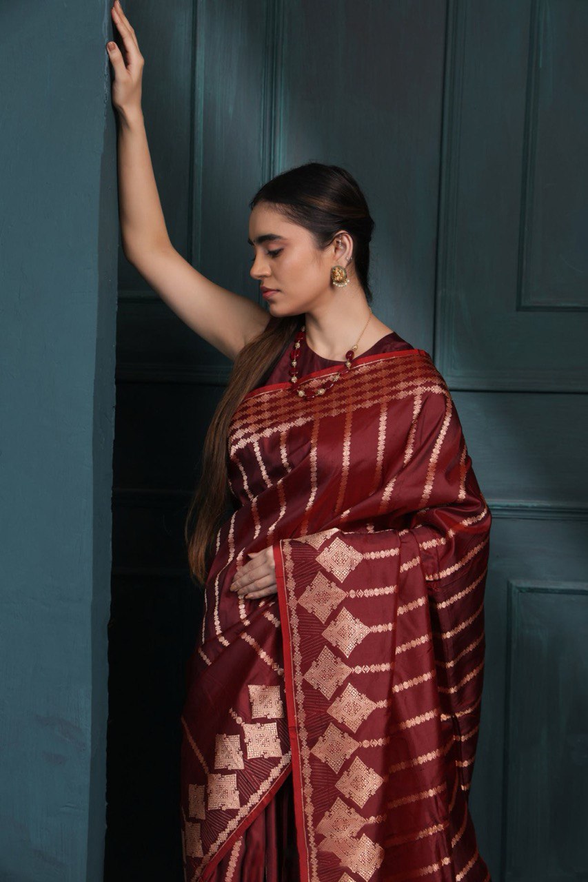 Trisha Maroon Banarasi Silk Saree WIth Fabulouse Blouse Piece