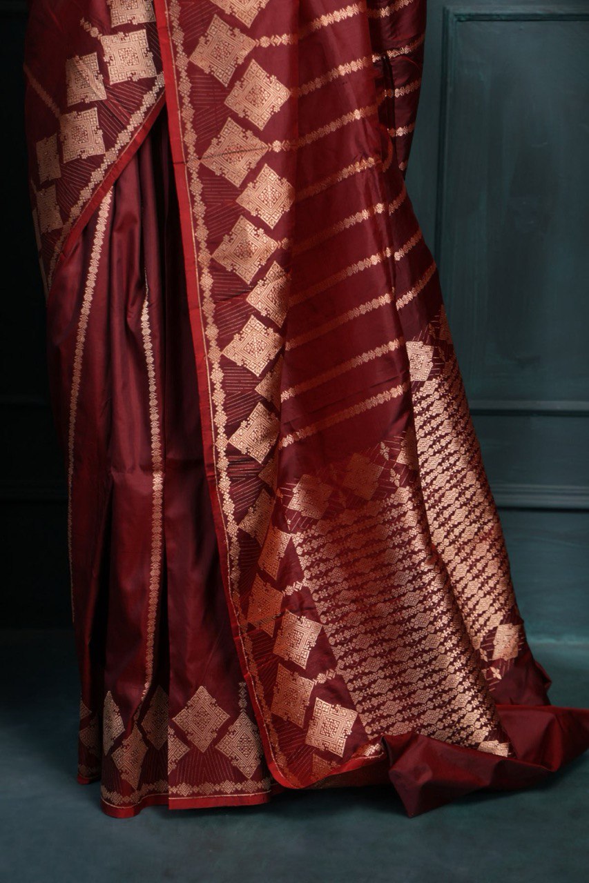 Trisha Maroon Banarasi Silk Saree WIth Fabulouse Blouse Piece