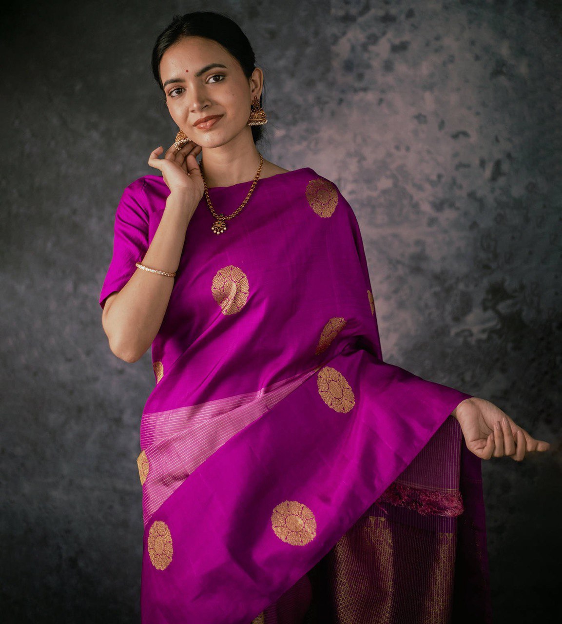 Shalvi Pink Banarasi Silk Saree WIth Fabulouse Blouse Piece