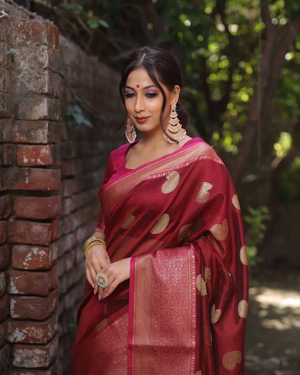 Valentine Red Banarasi Silk Saree WIth Fabulouse Blouse Piece