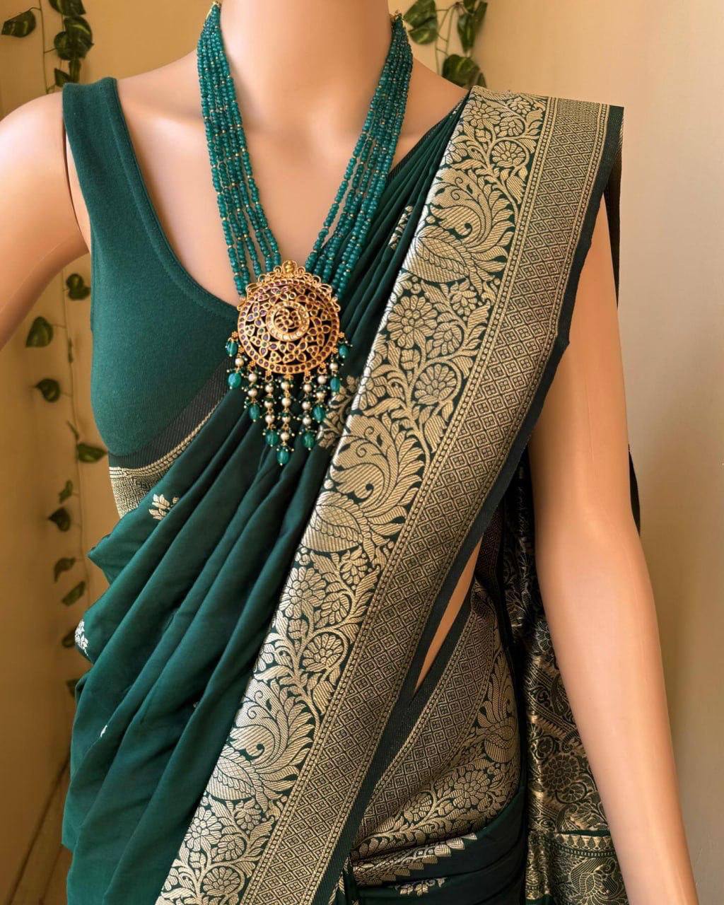 Ruby Green Radiance Banarasi Silk Saree WIth Fabulouse Blouse Piece