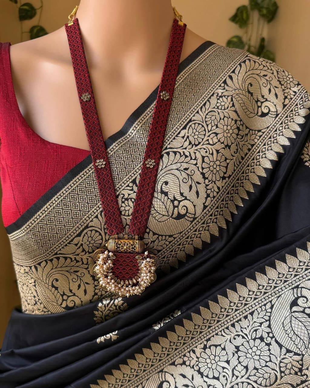 Ruby Black Radiance Banarasi Silk Saree WIth Fabulouse Blouse Piece