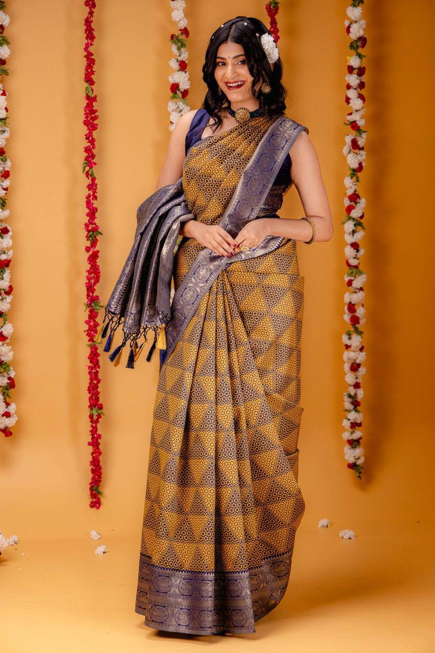 Aqua Gold Elegance Purple Banarasi Silk Saree WIth Fabulouse Blouse Piece