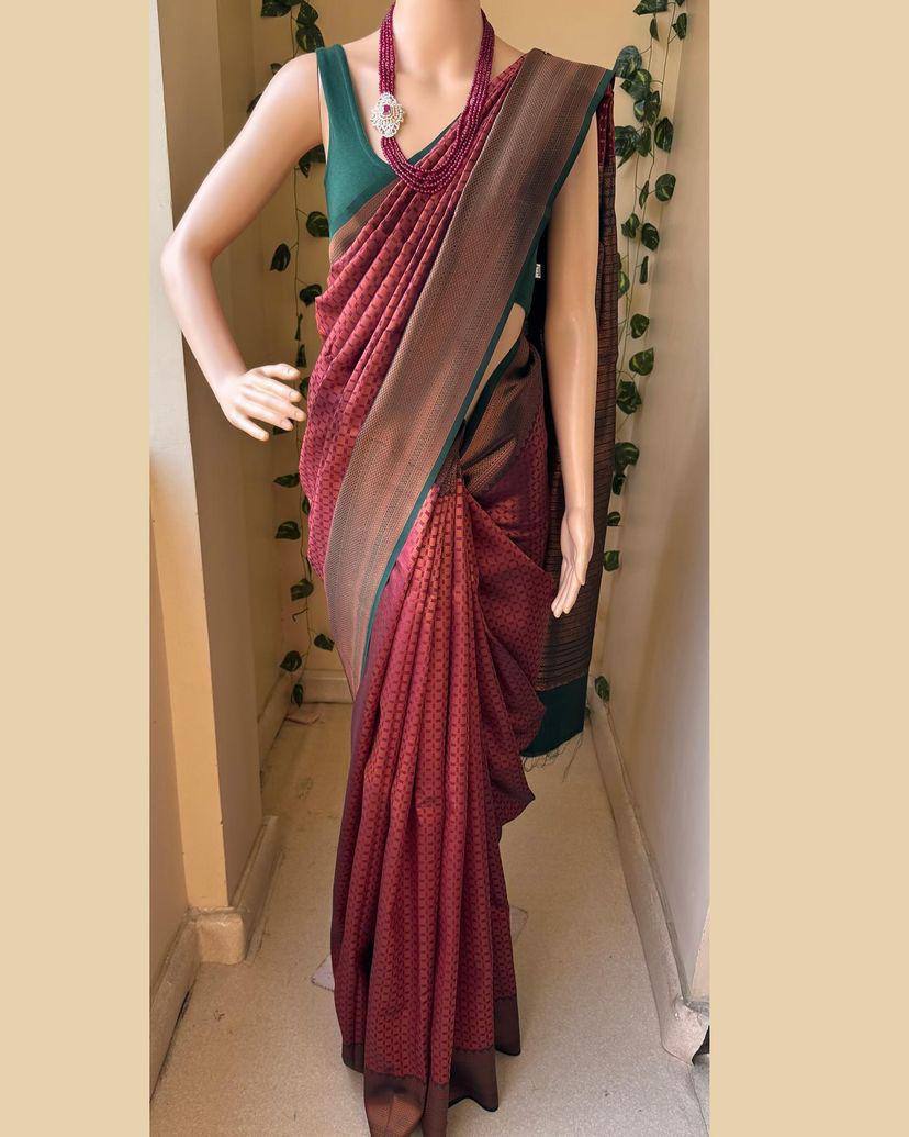 Regal Crimson Delight Maroon Gold Banarasi Silk Saree WIth Fabulouse Blouse Piece