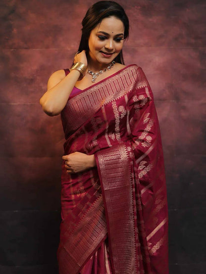 Majestic Maroon Elegance Banarasi Silk Saree WIth Fabulouse Blouse Piece