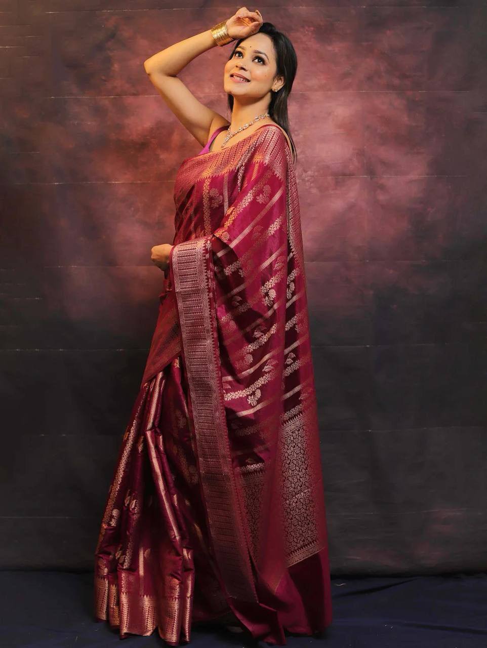 Majestic Maroon Elegance Banarasi Silk Saree WIth Fabulouse Blouse Piece