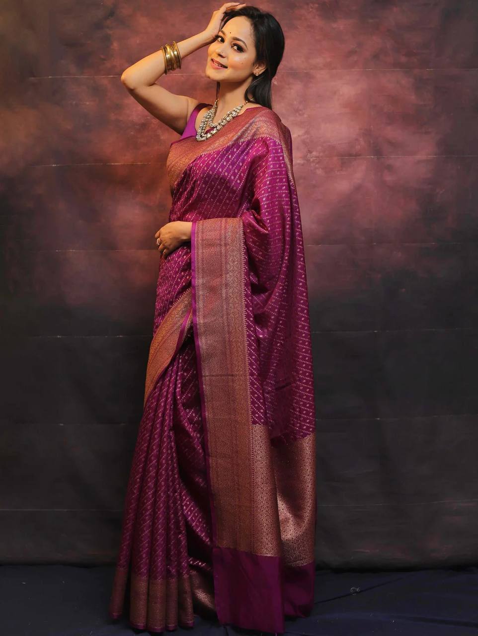 Royal Amethyst Banarasi Silk Saree WIth Fabulouse Blouse Piece