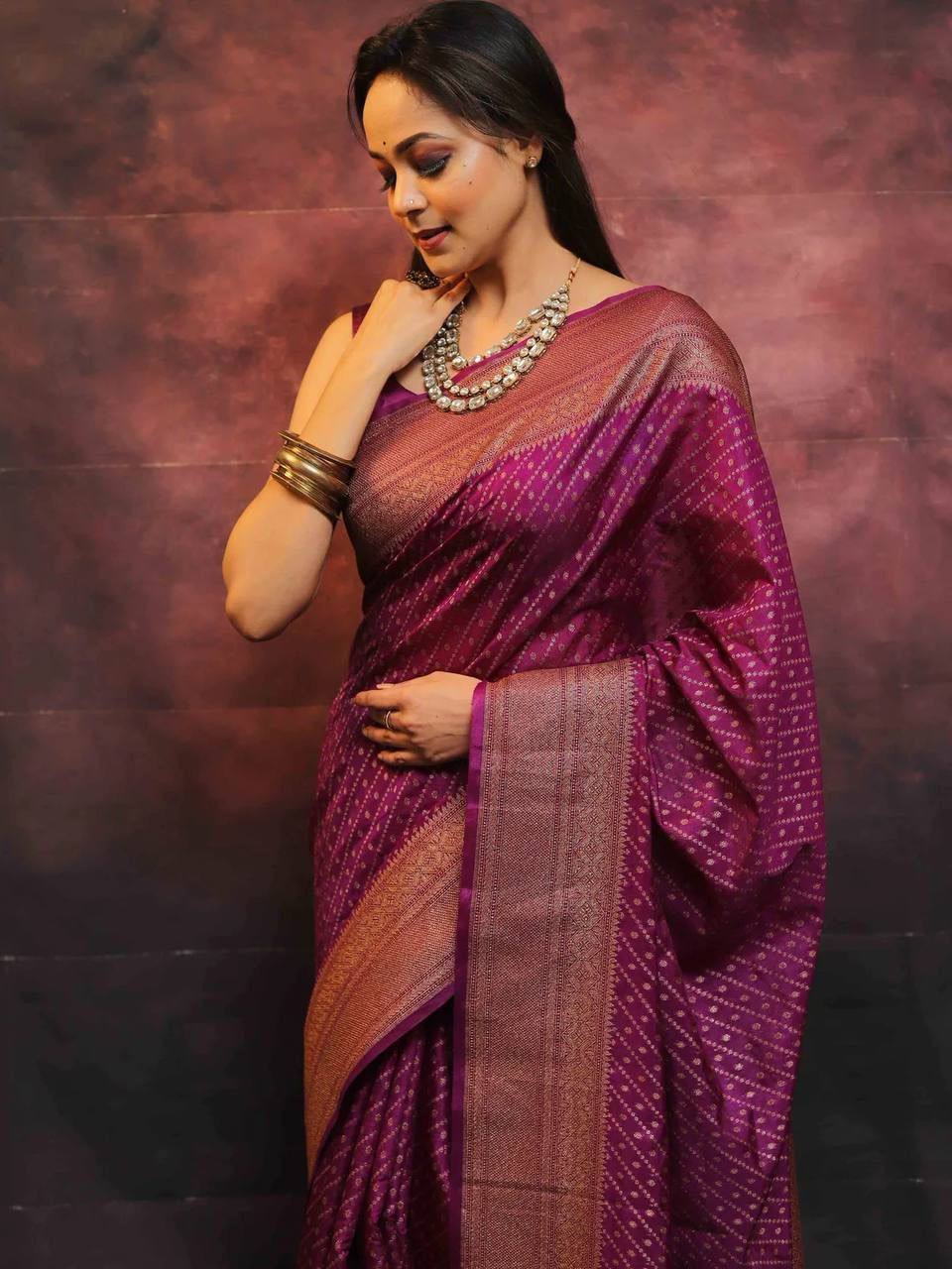 Royal Amethyst Banarasi Silk Saree WIth Fabulouse Blouse Piece