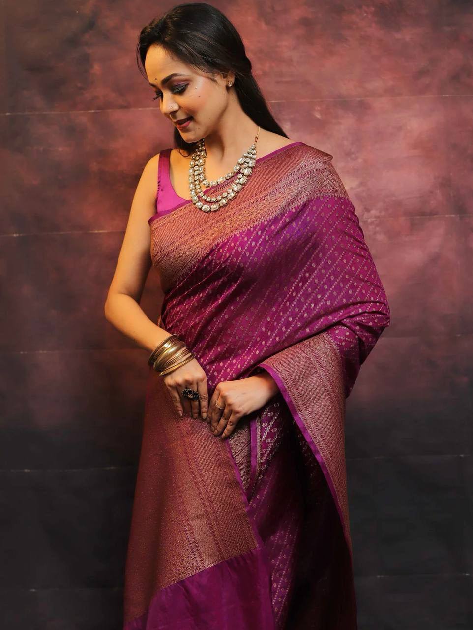 Royal Amethyst Banarasi Silk Saree WIth Fabulouse Blouse Piece