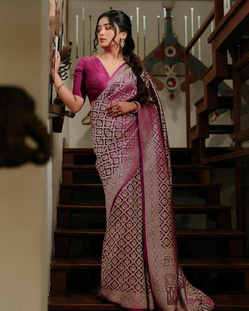 Burgundy Elegance Elegance Banarasi Silk Saree WIth Fabulouse Blouse Piece