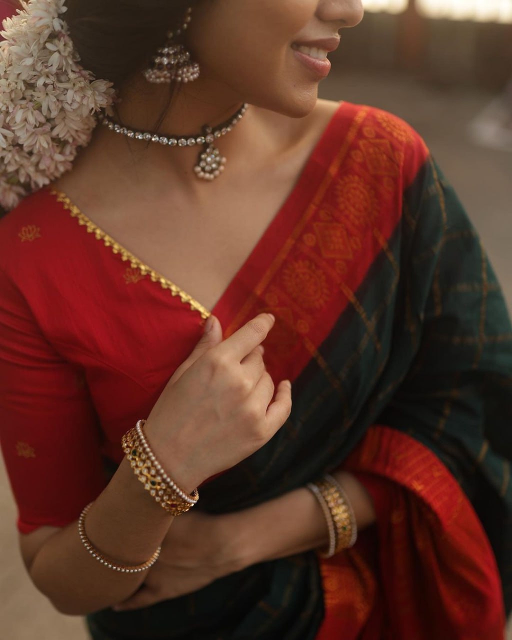 Festive Red and Green Banarasi Silk Saree WIth Fabulouse Blouse Piece