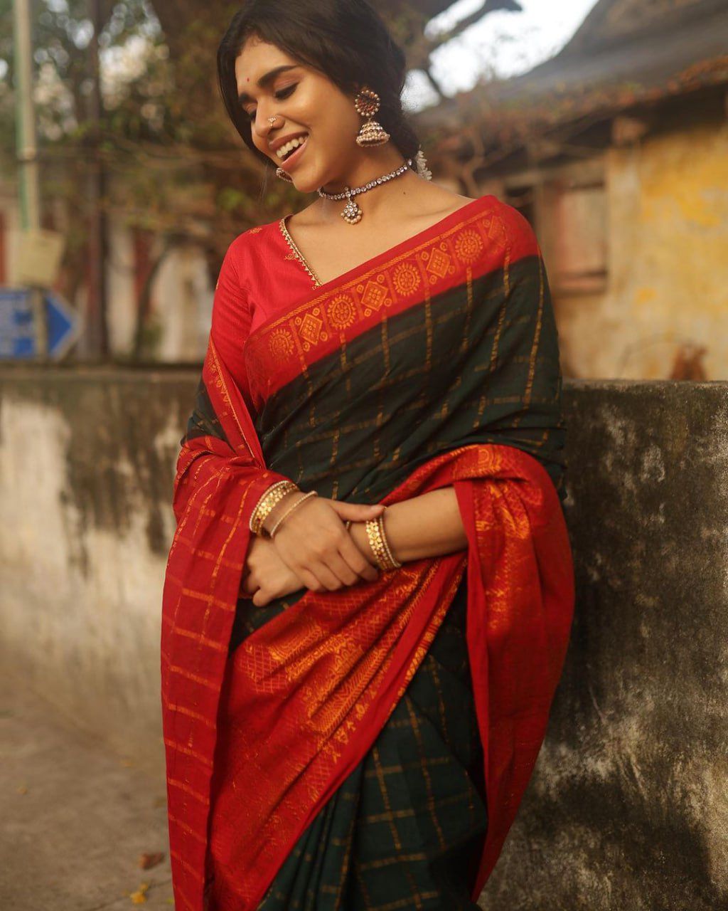 Festive Red and Green Banarasi Silk Saree WIth Fabulouse Blouse Piece