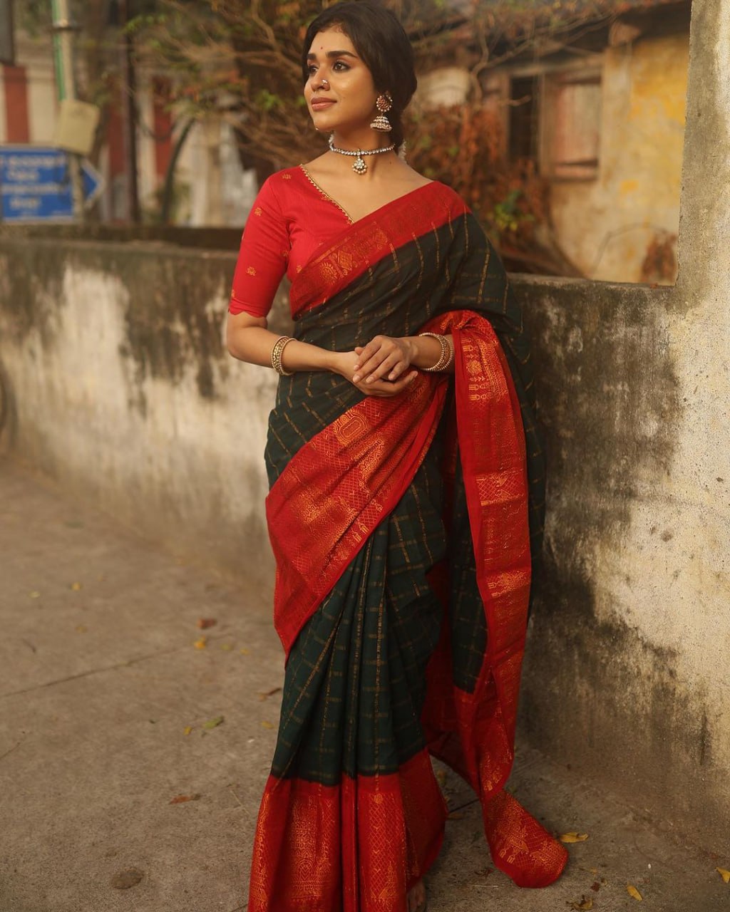 Festive Red and Green Banarasi Silk Saree WIth Fabulouse Blouse Piece