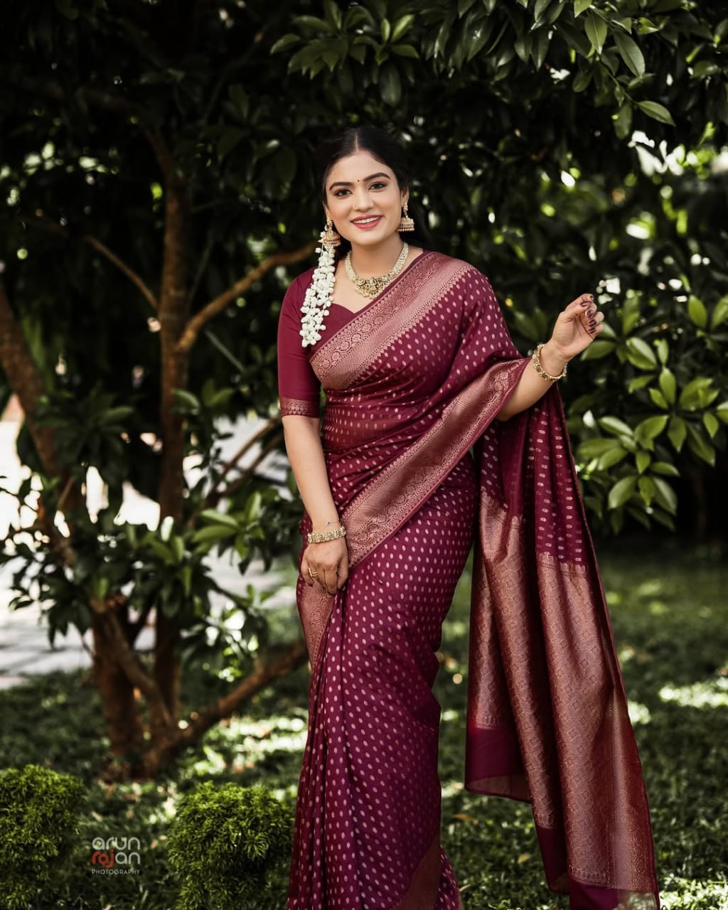 Shaambhavi – Maroon Banarasi Silk Saree with Traditional Woven Pallu &amp; Border