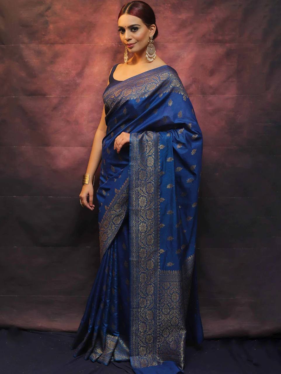 Emerald Grace Blue Banarasi Silk Saree WIth Fabulouse Blouse Piece