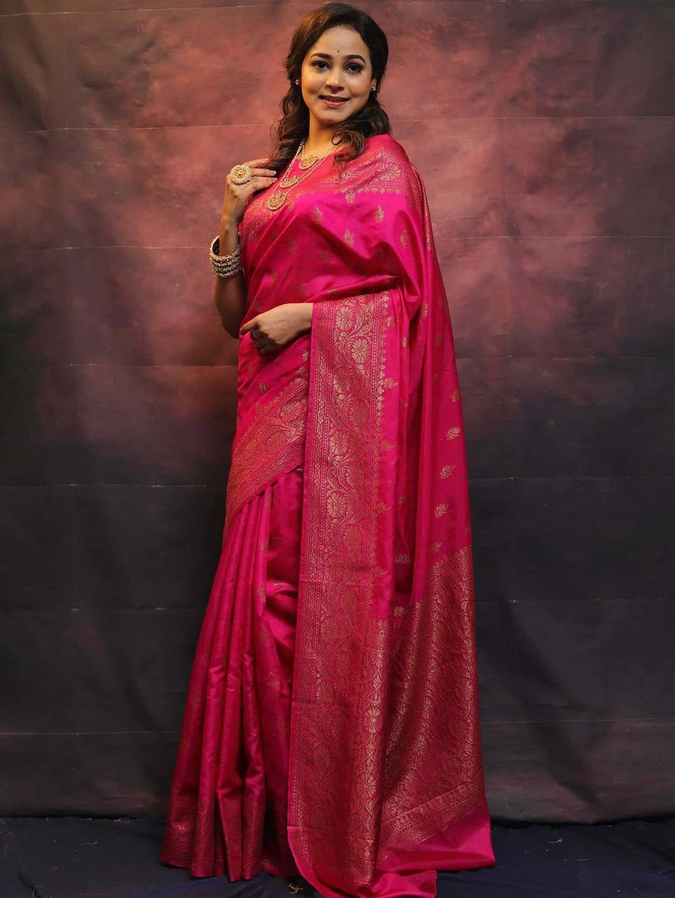 Emerald Grace Pink Banarasi Silk Saree WIth Fabulouse Blouse Piece