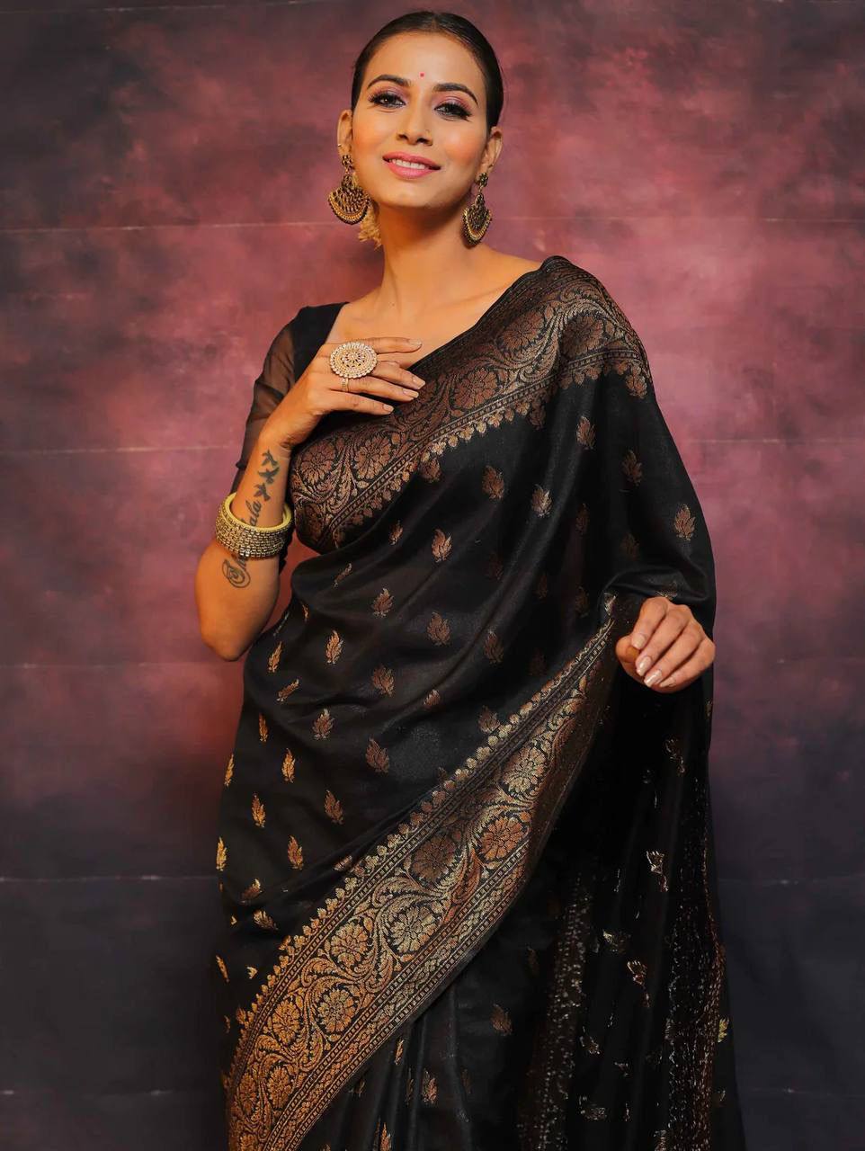 Emerald Grace Black Banarasi Silk Saree WIth Fabulouse Blouse Piece