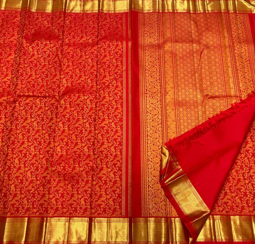 Crimson Pure Zari Red And Gold Royalty Banarasi Silk Saree WIth Fabulouse Blouse Piece