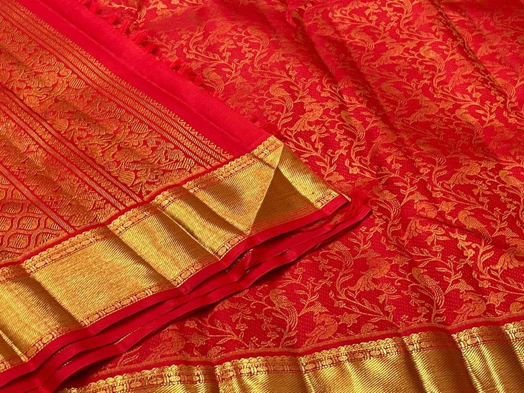 Crimson Pure Zari Red And Gold Royalty Banarasi Silk Saree WIth Fabulouse Blouse Piece