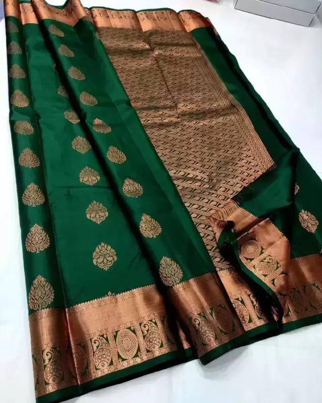 Green Opulence Banarasi Silk Saree WIth Fabulouse Blouse Piece