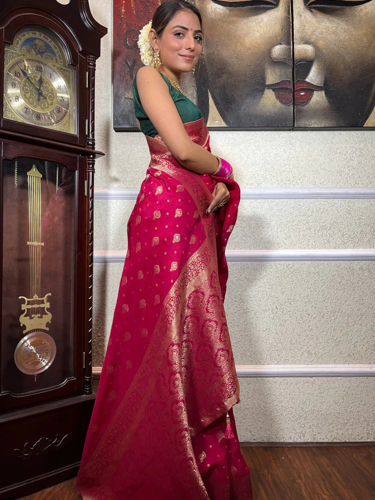 Moisey Pink Banarasi Silk Saree With Amazing Blouse Piece