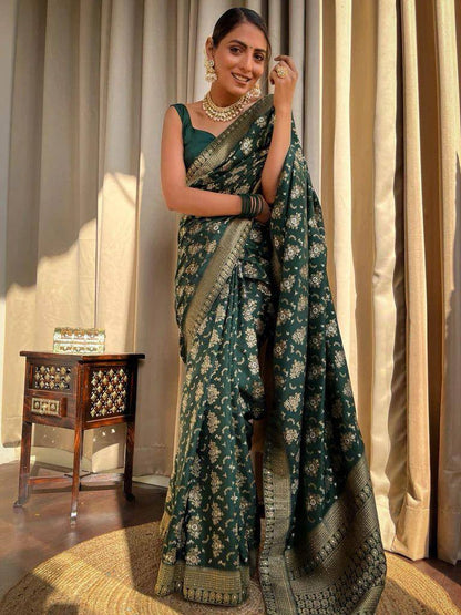 Jamsa Green Banarasi Silk Saree With Attractive Blouse Piece