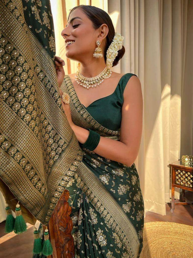 Jamsa Green Banarasi Silk Saree With Attractive Blouse Piece