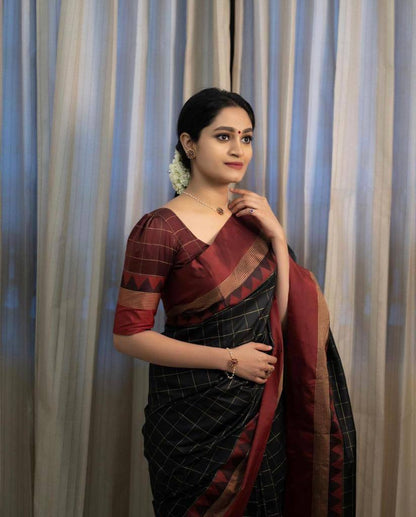 Blackey Red Coloured Kanchi Silk Saree With Mesmorising Blouse