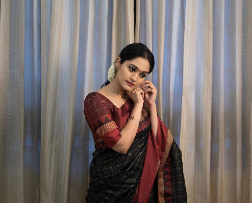 Blackey Red Coloured Kanchi Silk Saree With Mesmorising Blouse