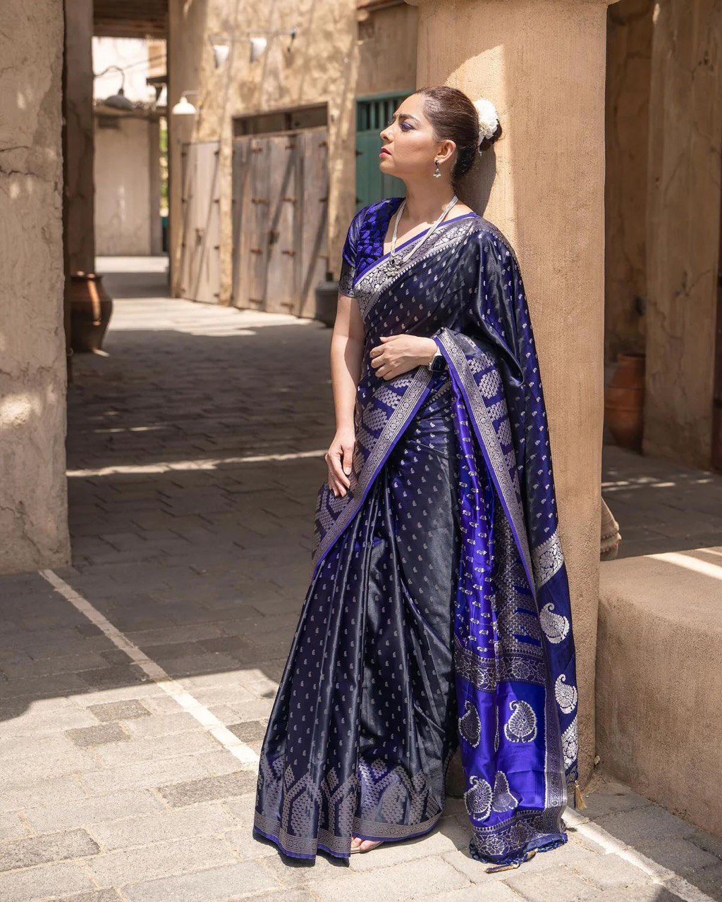 Hansoya Blue Banarasi Silk Saree WIth Beautiful Blouse Piece