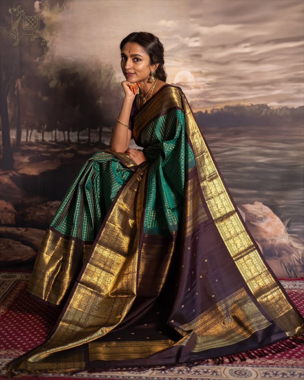Pushpa – Emerald Green Banarasi Soft Silk Saree with Gold Checks &amp; Contrast Zari Border