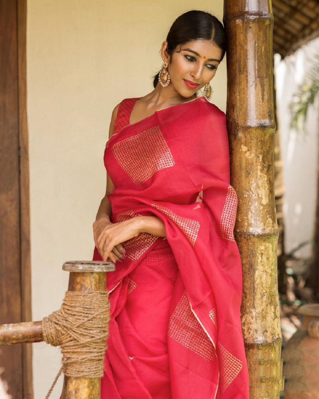 Red-Grill Box Stylish Trendy Saree With Attached Blouse 