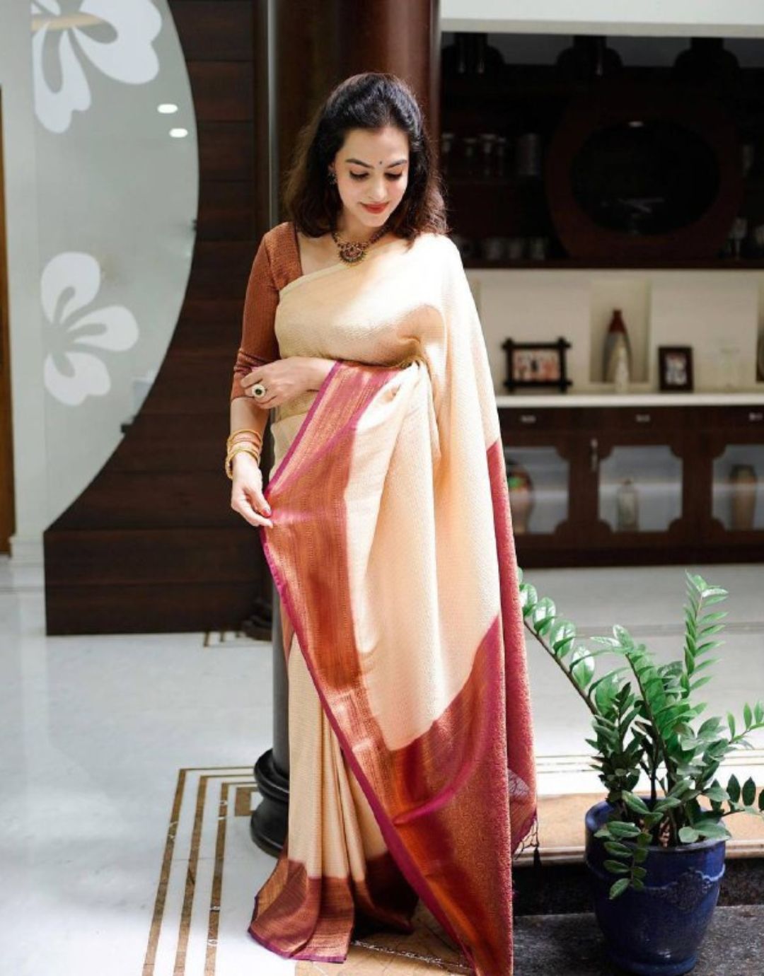 Aashi Off-White Traditional Kanchi Soft Silk Saree With Attached Blouse