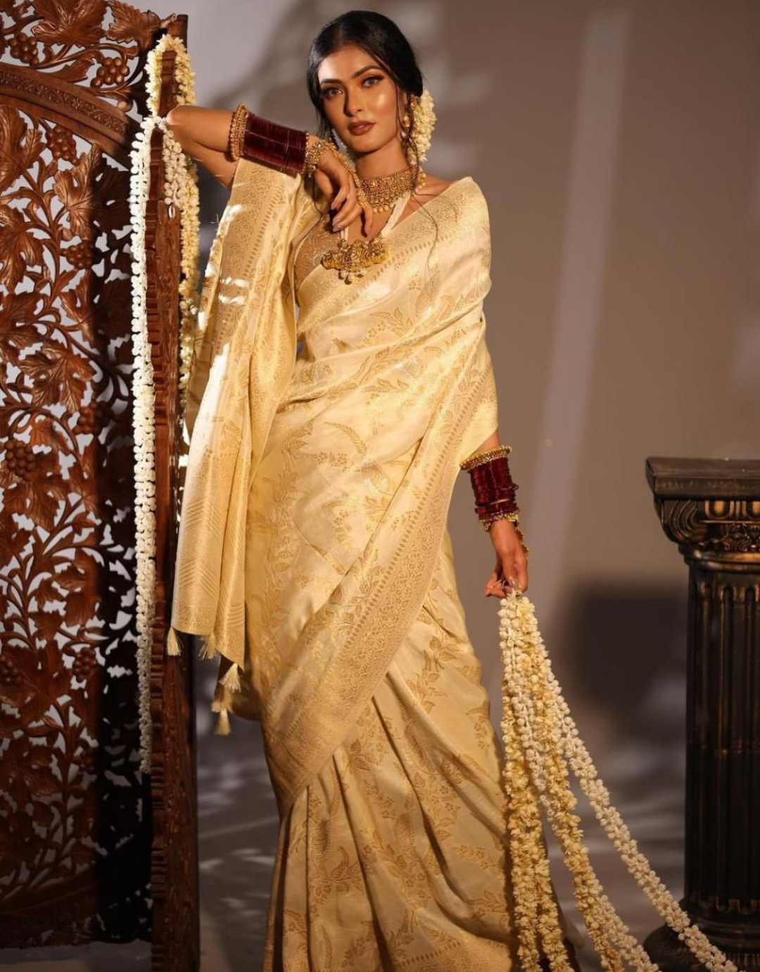 Anchal Of White kanchipuram Saree