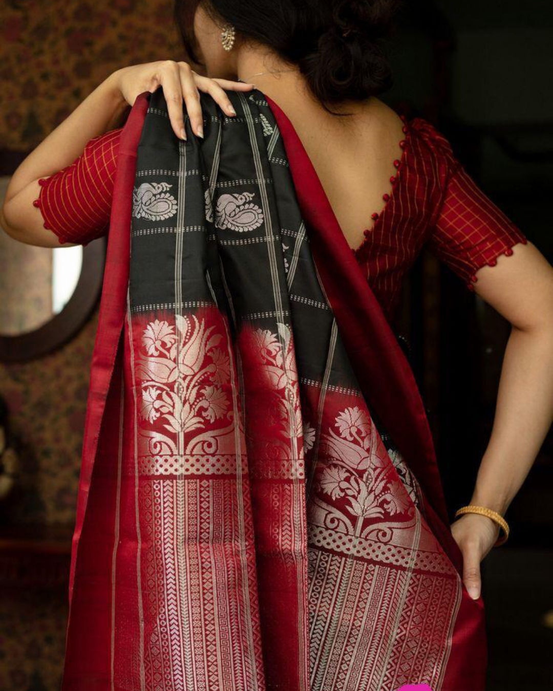 Maher Black-Red Archaic Kanchi Soft Silk Saree With Attached Blouse 