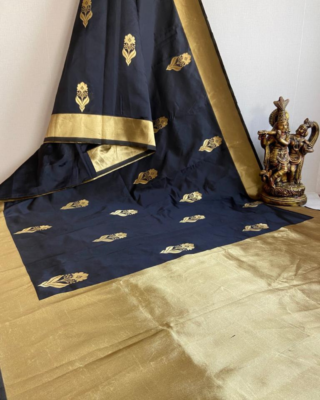 Mushkaraa Black Heavy Soft Silk Saree With Attached Blouse