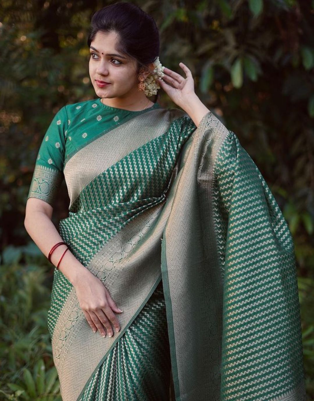 SANJU GREEN TRADITIONAL KANCHI SOFT SILK SARI WITH ATTACHED BLOUSE