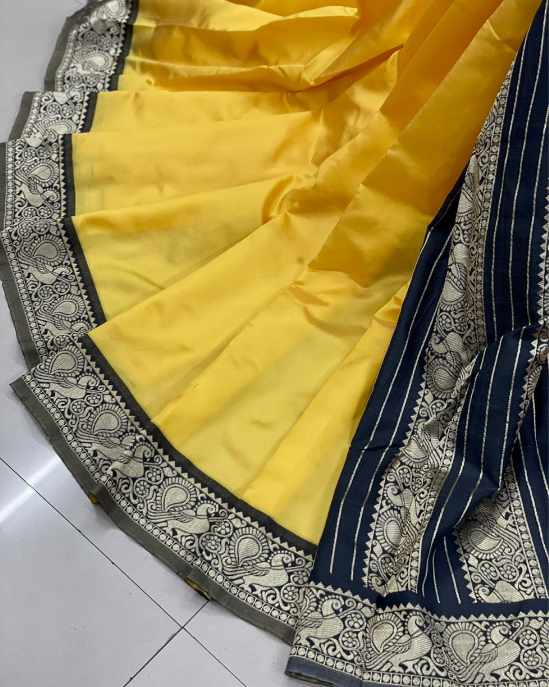 Standerd Yellow Saree On Black Patta Design With Attached Blouse