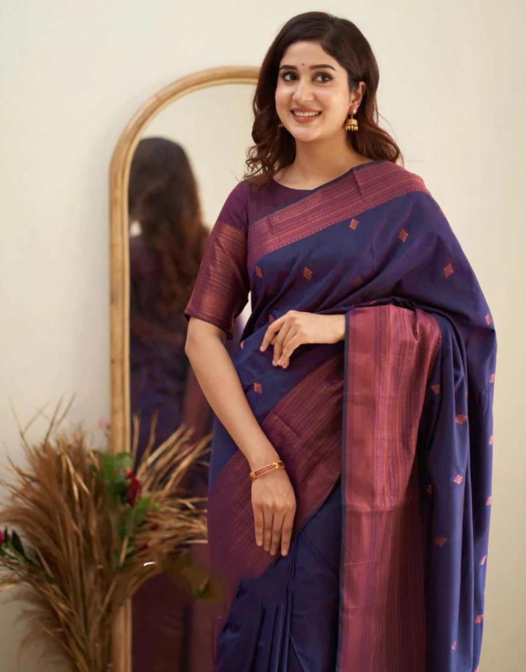 Sunita Navy Blue Kanchipuram Saree